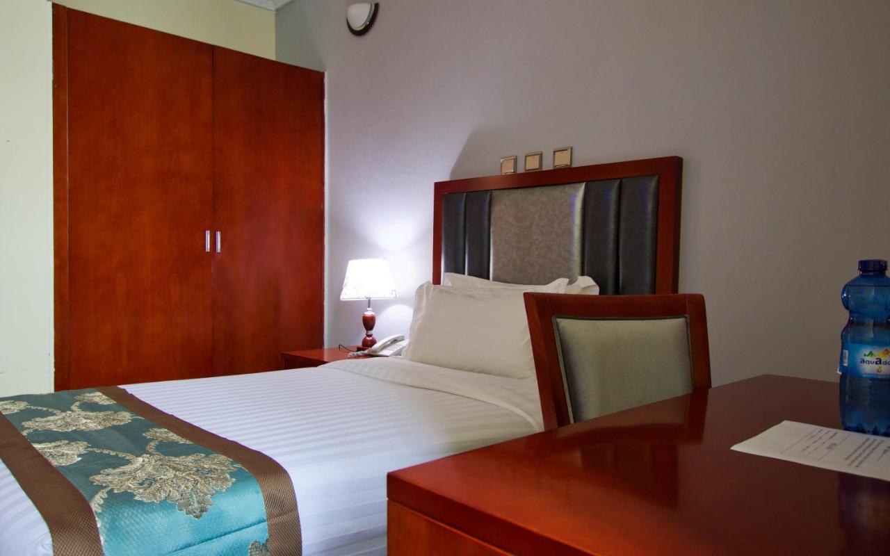 Hera Addis Hotel Exterior photo